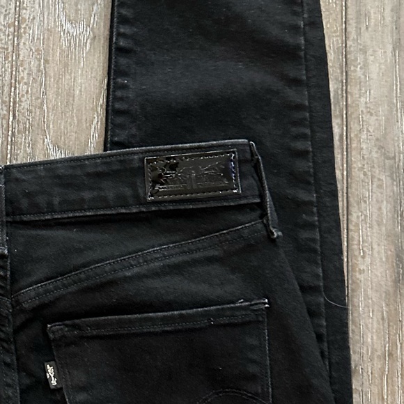 Levi’s High Rise Skinny Jeans - Picture 5 of 13